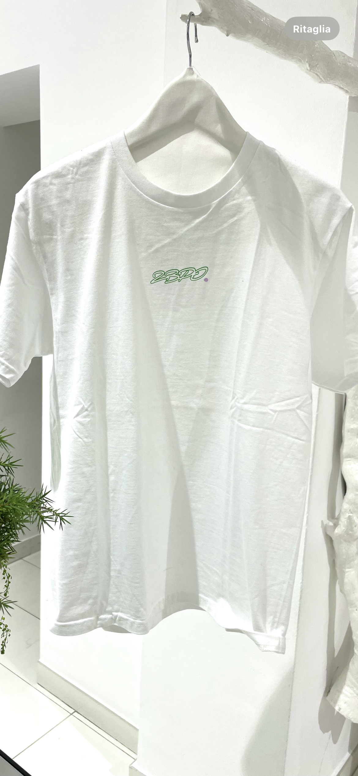 T-SHIRT BLU/BIANCA "ADESSO BASTA"